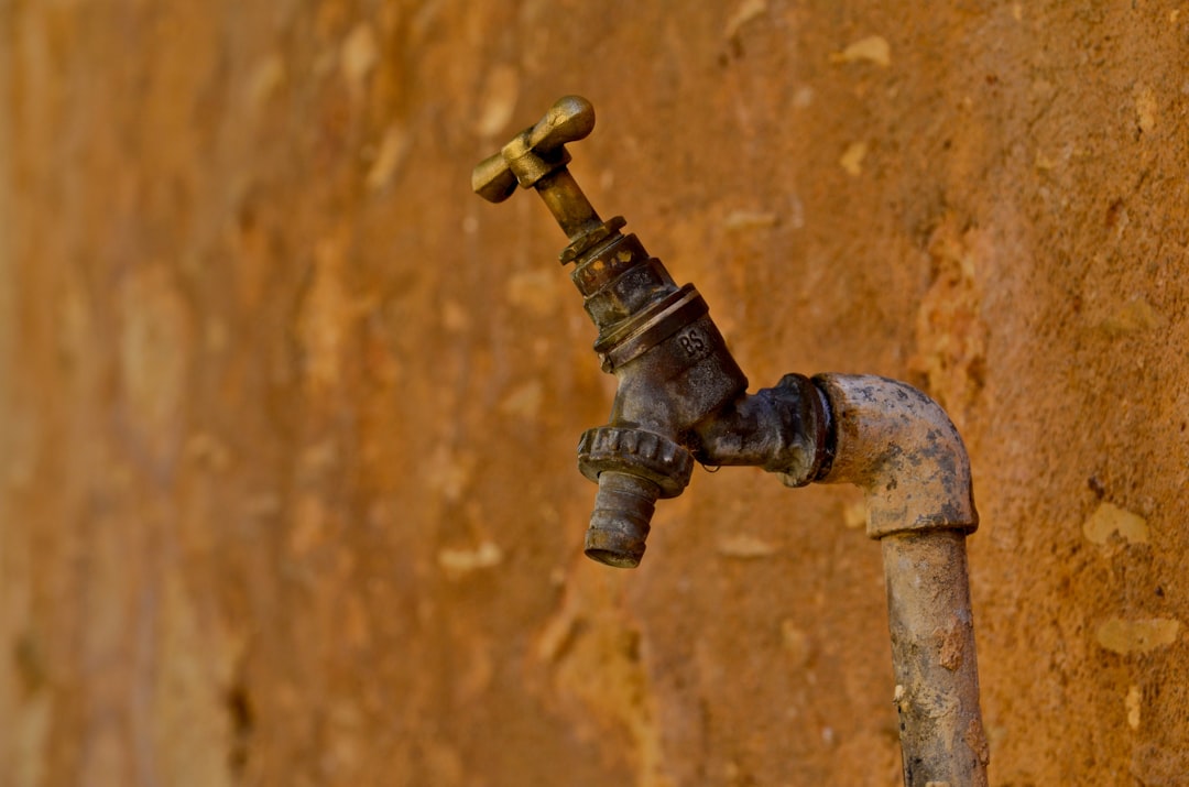 Experienced Plumber - leak repair services